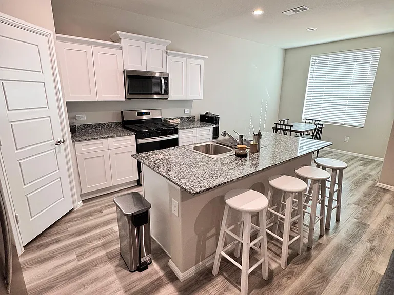 6302 Oracle Dr — Photo 9