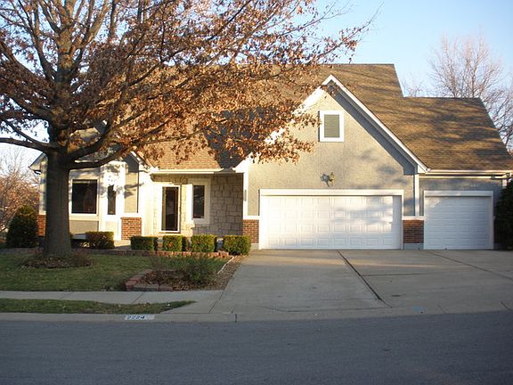 5th image of 2224 NE Waterfield Ln