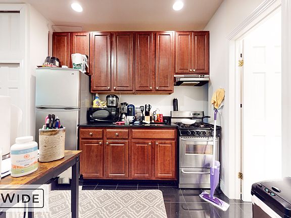 4th image of 946 Columbus Ave APT 1A