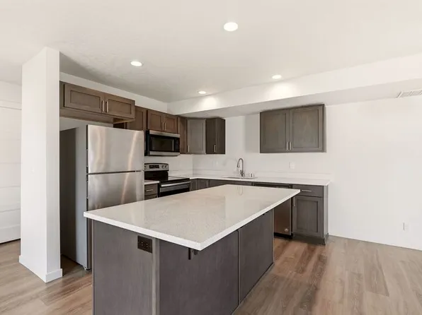 1422 N Michigan Ln #1, Greenacres, WA 99016