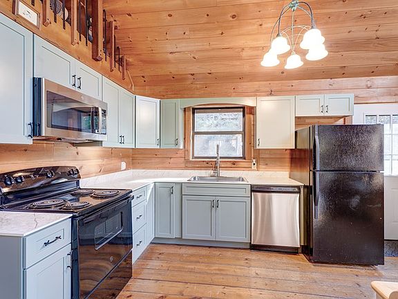 5th image of 416 Mill Stone Mountain Ln