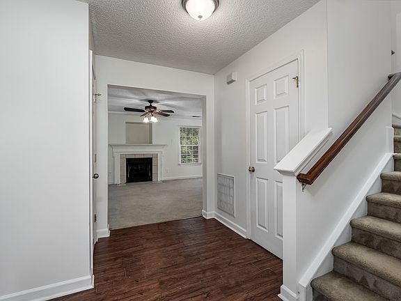 4th image of 8624 Silver Falls Way