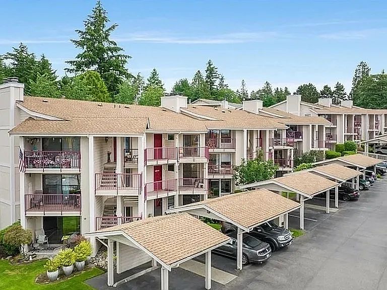 1st image of 9910 NE 119th St