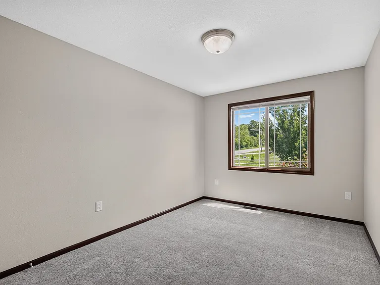 5302 SE 24th St — Photo 24