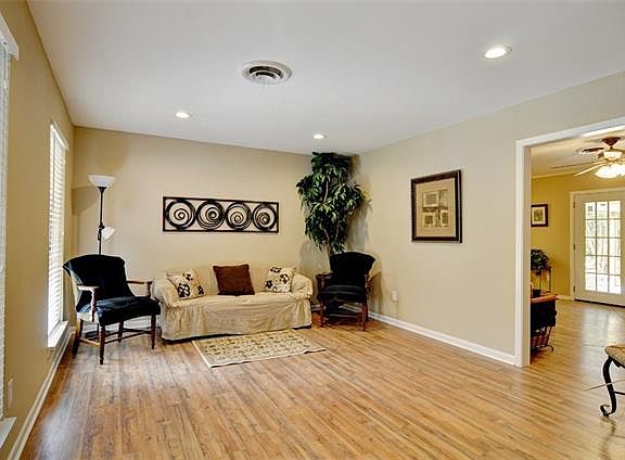 2nd image of 5240 Greene Ave