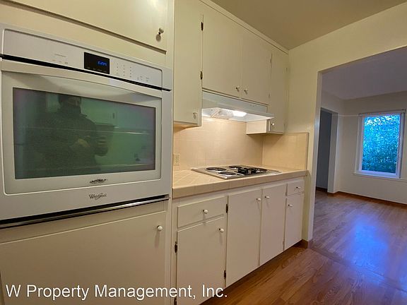 5th image of 215 Throckmorton Ave APT 8