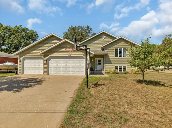 702 12th St SW, Little Falls, MN 56345
