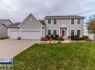 3706 Baldocchi Dr, Bloomington, IL 61704