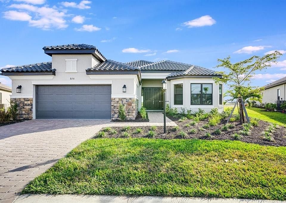 1st image of 8156 MOONBEAM AVENUE