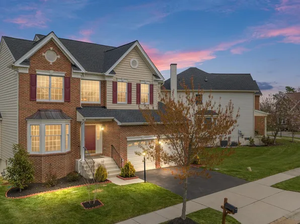 25929 Stinger Dr, Chantilly, VA 20152