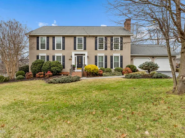 2902 Greenline Rd, Johnson City, TN 37604