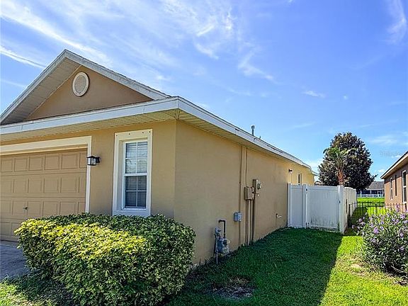 3rd image of 8604 FENHOLLOWAY COURT