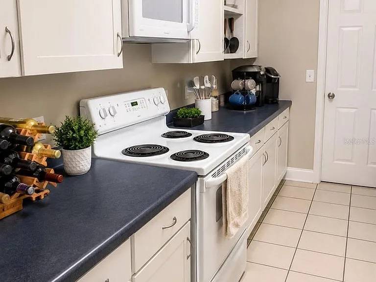 605 Northlake Blvd #9 — Photo 4
