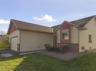3042 Asarum Ct, Shakopee, MN 55379