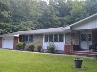 162 Karrville Rd, Port Murray, NJ 07865