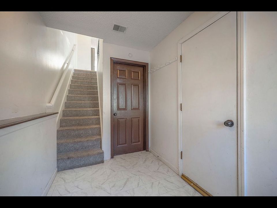 1st image of 3024 Eaton St #0