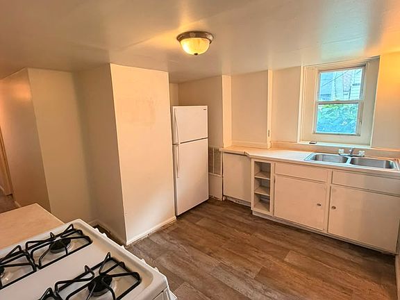 2nd image of 50 Campbell Ave #1