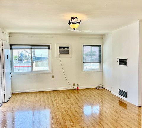 3rd image of 29 N Curtis Ave APT D