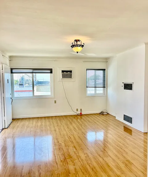 29 N Curtis Ave #D — Photo 3