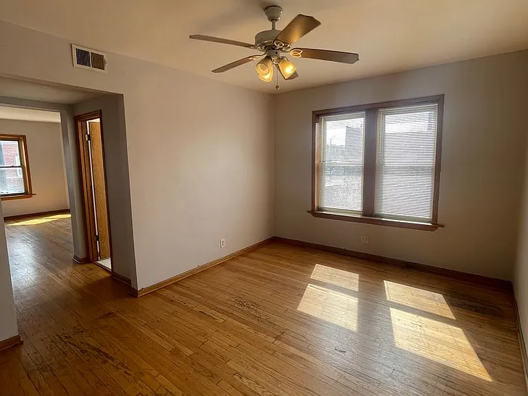 4022 W Montrose Ave — Photo 11