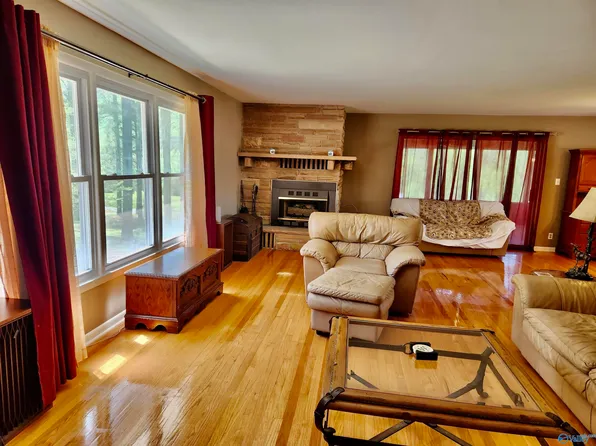 1770 Dug Hill Rd, Brownsboro, AL 35741