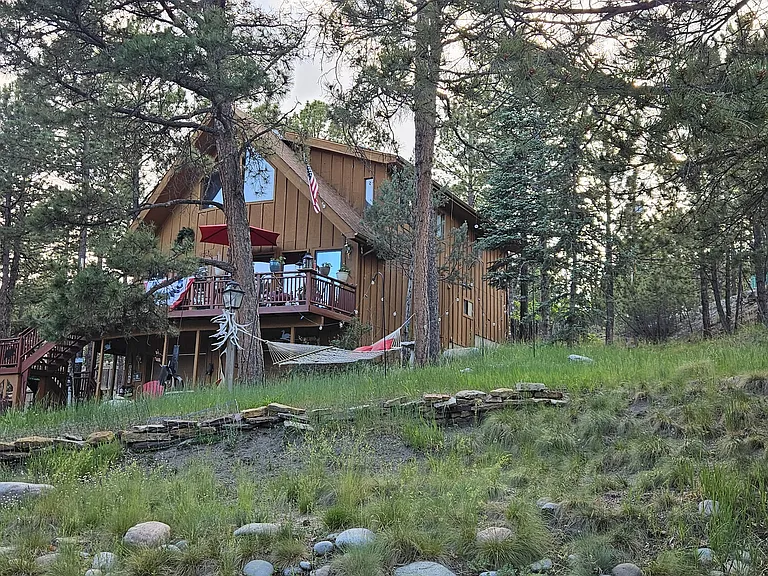 House is set in woods yet close to shopping. Deer aplenty, Bob cats. Fox, eagles. coyotes and more. I-25 is 1 mile away for quick travel to 

Pueblo or North to Denver.