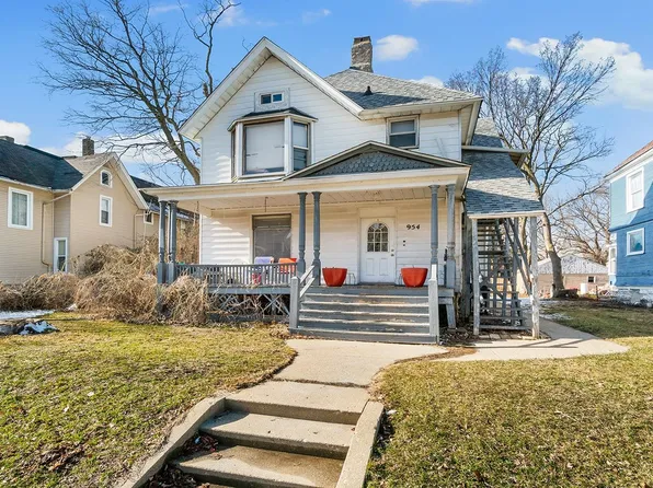 954 N Church St, Rockford, IL 61103