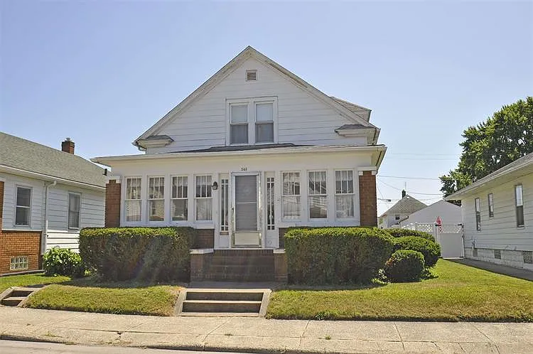 543 W 8th St photo 1