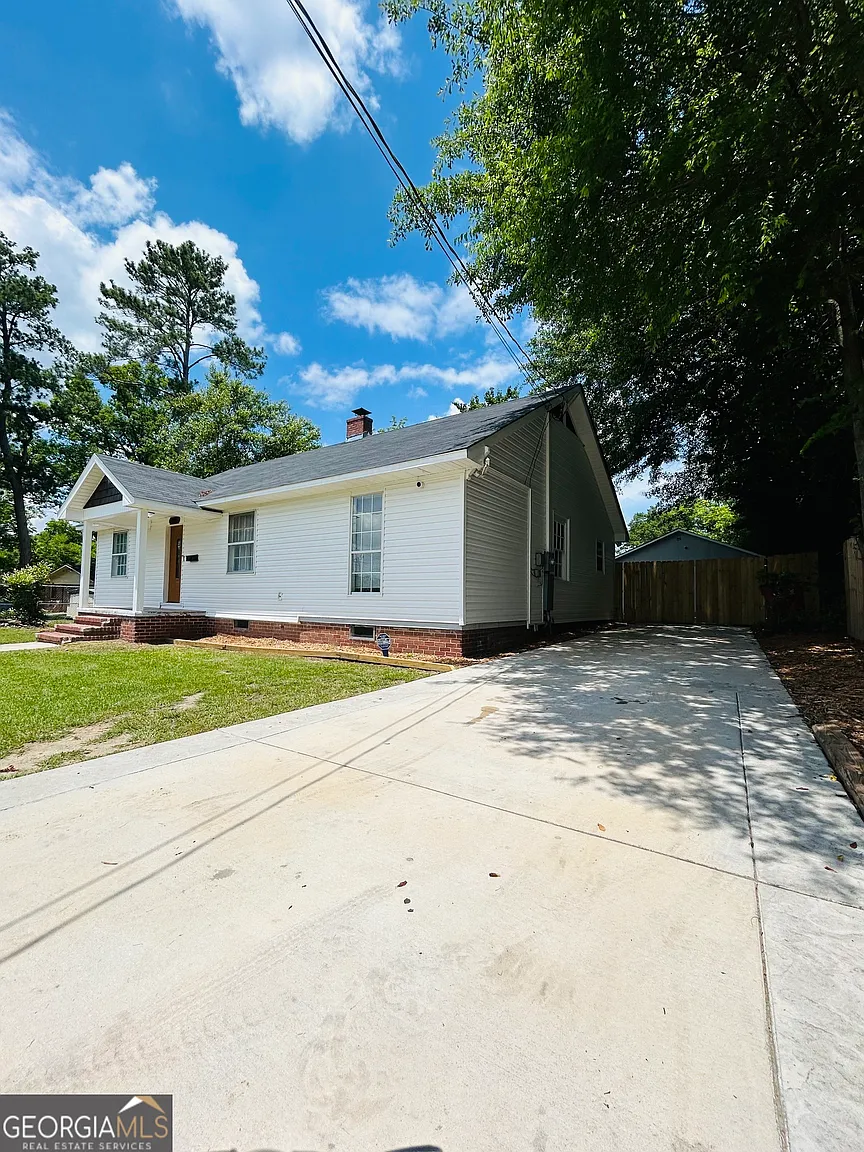 3441 Hillcrest Rd photo 1