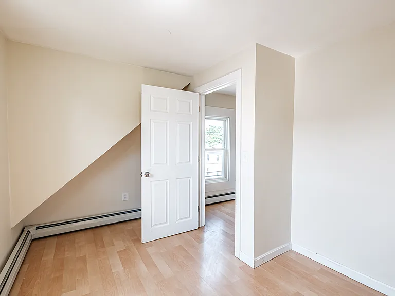 533 Washington Ave #2 — Photo 32