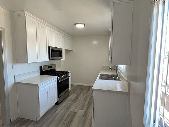 4th image of 1736 Marine Ave APT 10