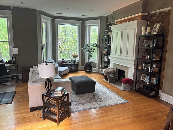 2nd image of 829 W Newport Ave APT 3