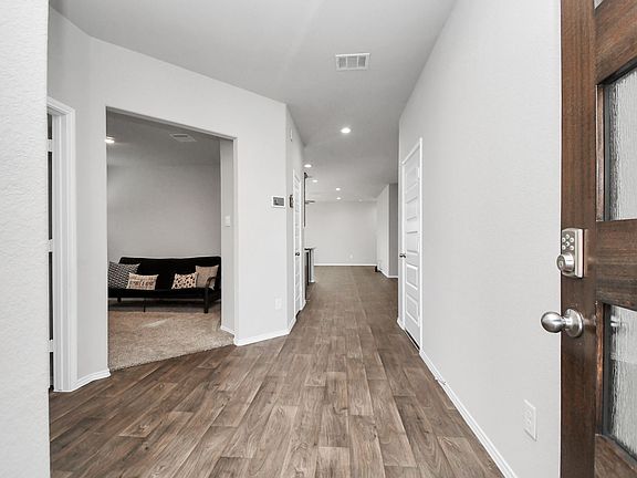 3rd image of 3947 Country Club Dr