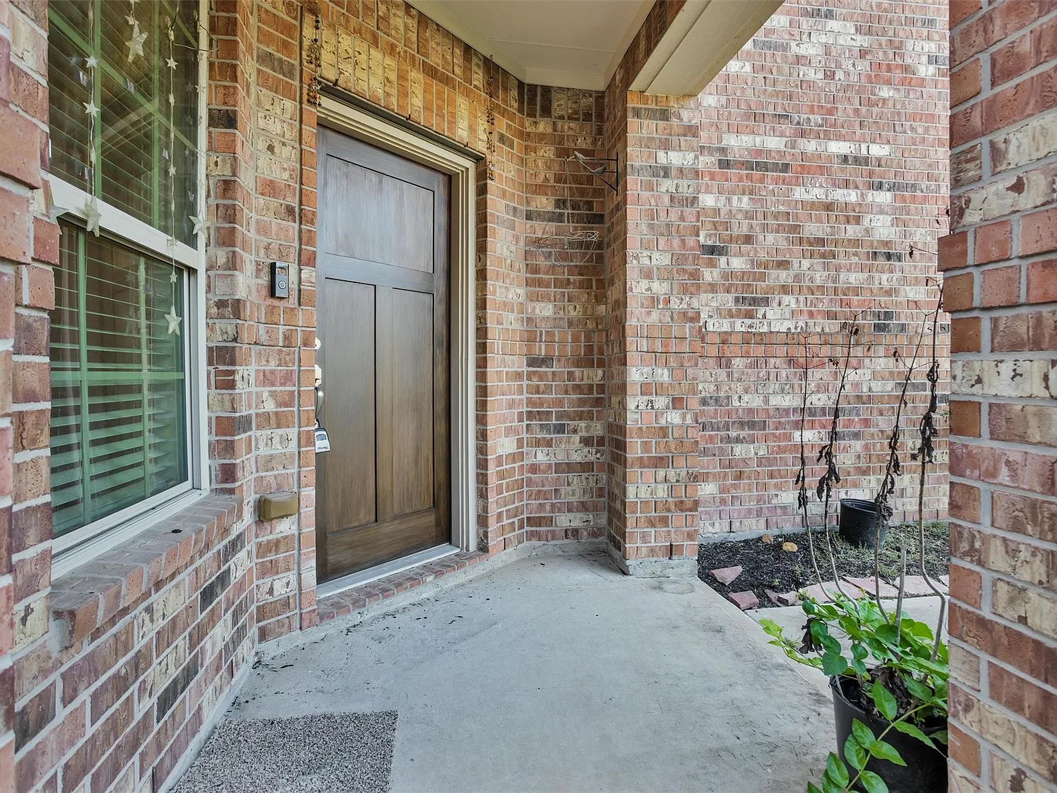 4 bed, 3.5 bath, 2350 sqft, $2,100 — Photo 3