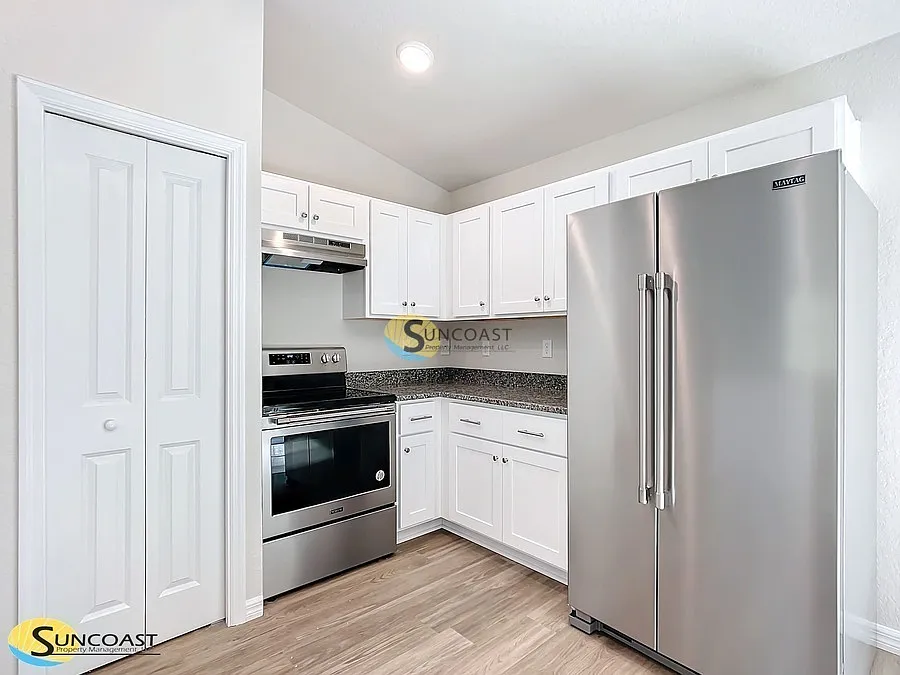 Luxurious Living In Central Ocala! — Photo 3