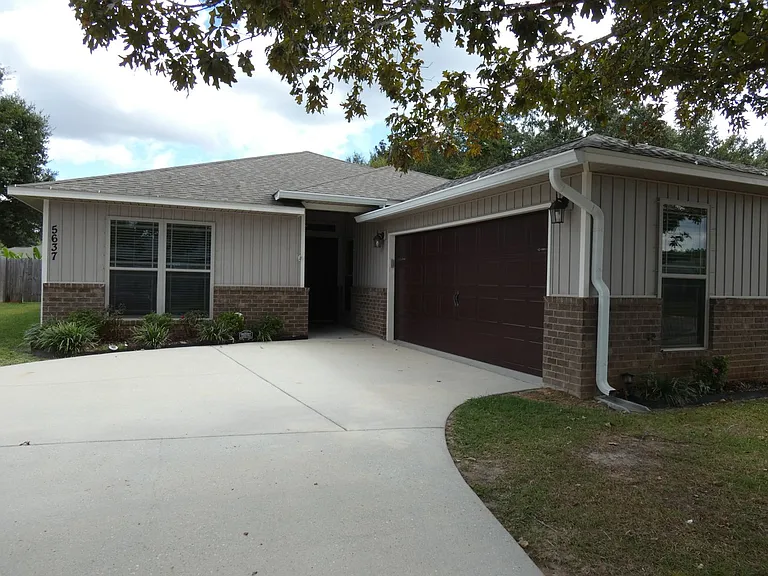5637 Peach Dr — Photo 2