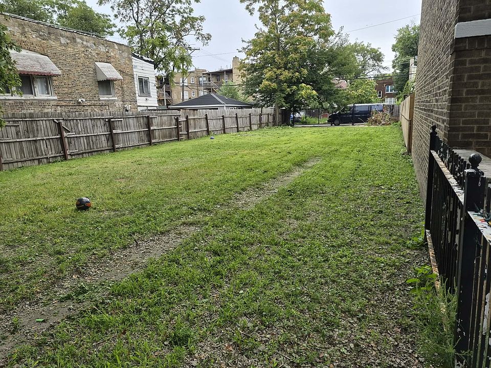 2nd image of 1141 N Harding Ave
