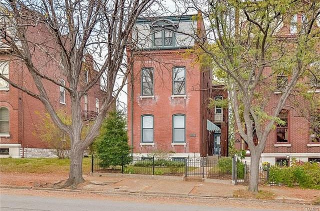 1st image of 1109 Sidney St