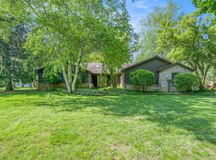 6030 Queen Oaks Dr, Chelsea, MI