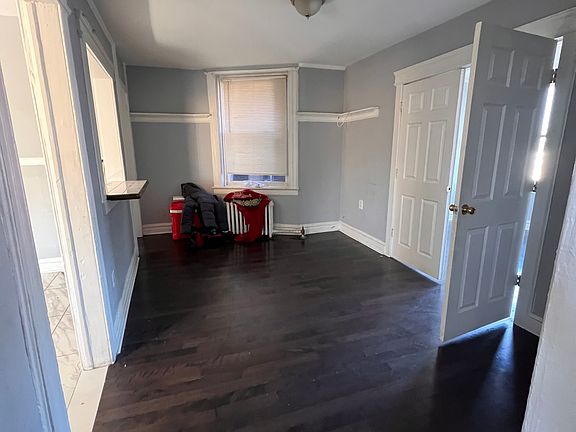 5th image of 216 Bloomfield Ave #12