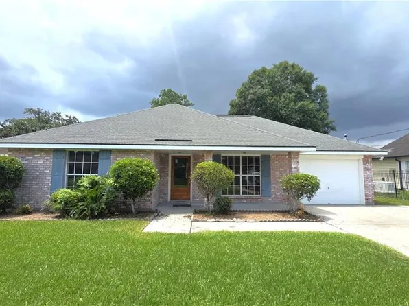 308 Schlief Dr, Belle Chasse, LA 70037