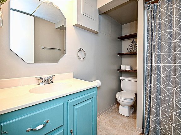 5th image of 183 Kenilworth Dr