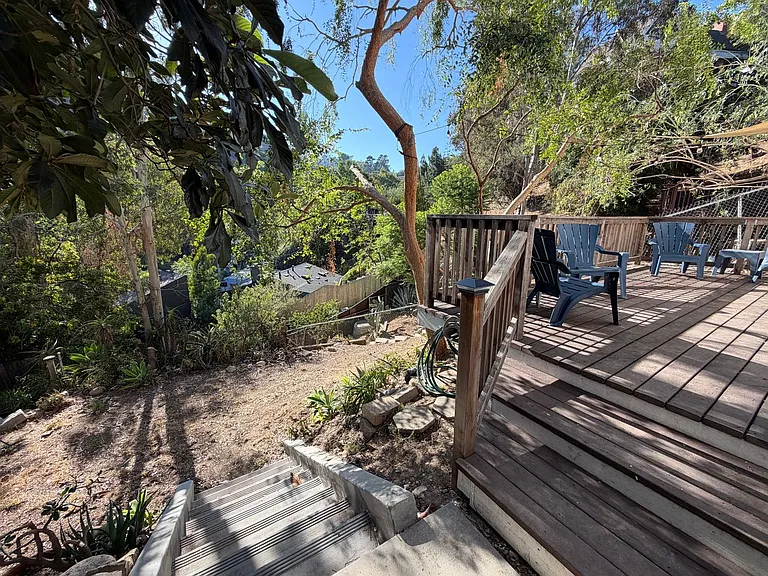 345 Crane Blvd — Photo 6