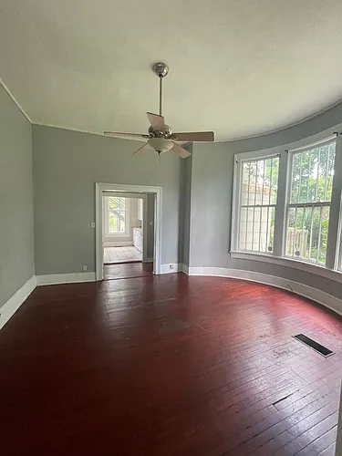 1027 Boulevard St Photo 1
