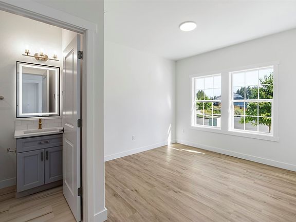 3rd image of 6841 Kyodi Court SE