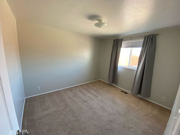 4th image of 1352 Dawn Dr