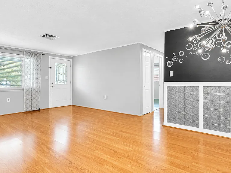 3628 Holiday Lake Dr — Photo 5