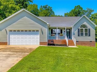 4231 Oak Leaf Pl, Randleman, NC 27317