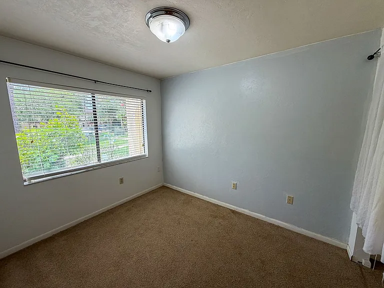 2735 SW 35th Pl #201 — Photo 7