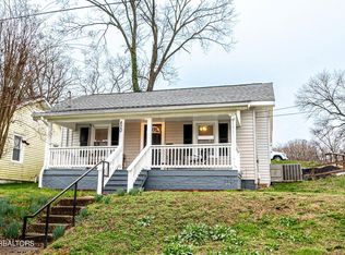 820 Medaris St, Clinton, TN 37716